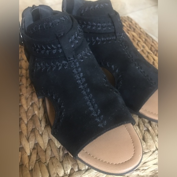 The KAIA Shootie Sandal by comfortview - Picture 5 of 14